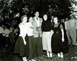 Image description is not available for 1955.051